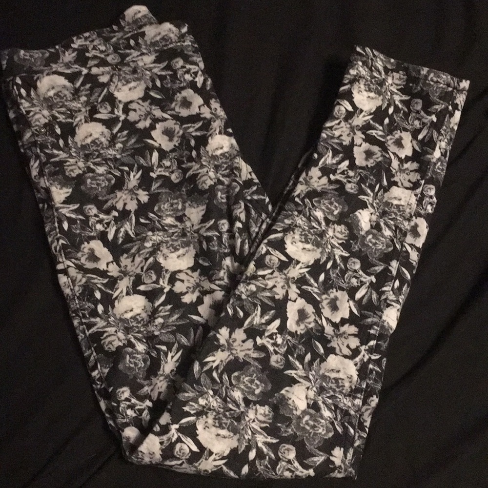 H&M floral black and white jeggings
